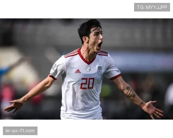 阿兹蒙比赛表现持续提升，成为球迷热议的新星。