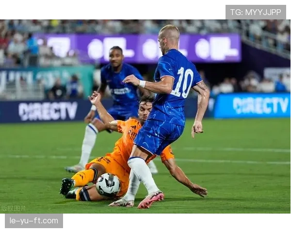 切尔西的矛盾升级：新援磨合期的困境与球队战术体系的崩溃