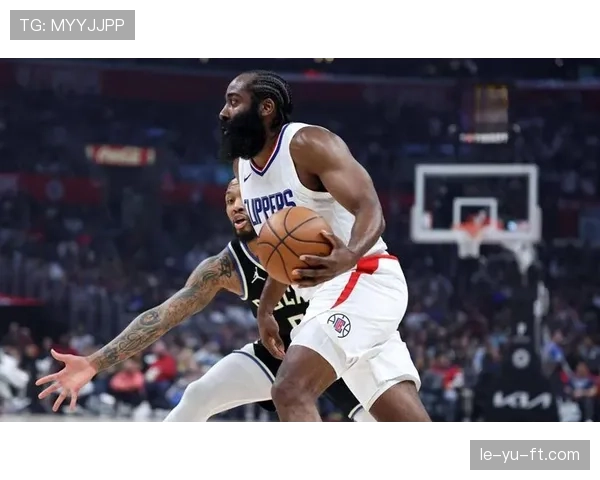 哈登突破频率提升拉开防守空间 助火箭进攻多点开花