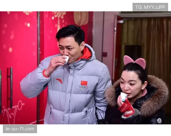 仲满训练完直接路边摊撸串，这自律人设是不是有点绷不住了？